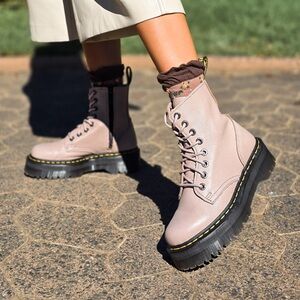 BRAND NEW Dr. Martens Jadon III Leather Combat Boots in Vintage Taupe Pisa Sz 10